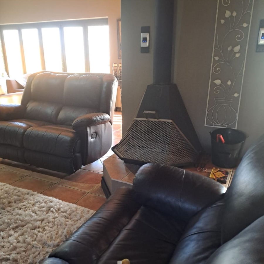  Bedroom Property for Sale in Oranjeville Free State